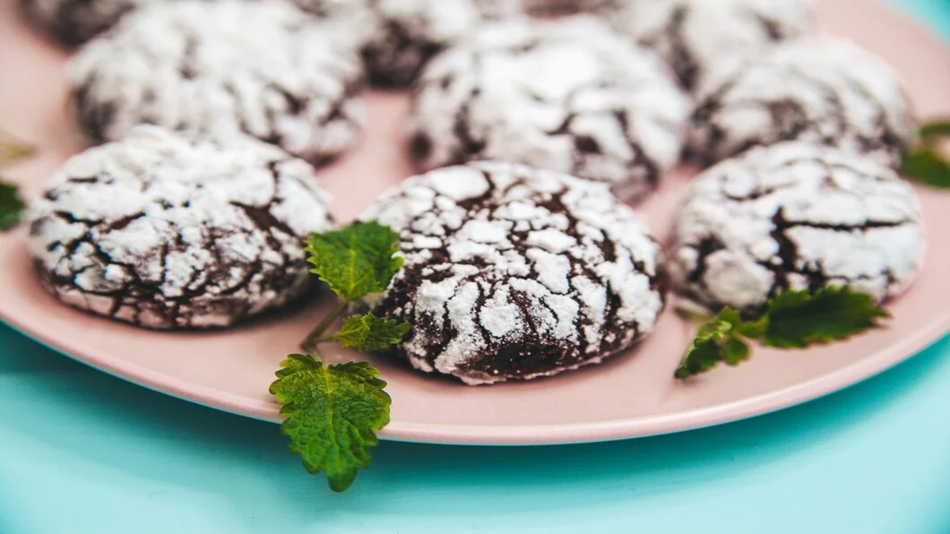 Chocolate Crinkle Cookies Made Easy with Cake Mix - A Sweet Treat for Everyone